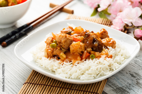 Reis mit süß-sauren Gemüse - rice with sweet and sour veggies