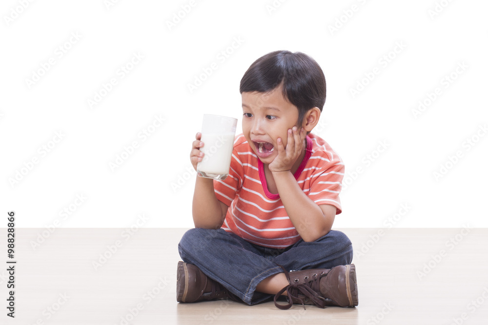 Little boy drink milk 