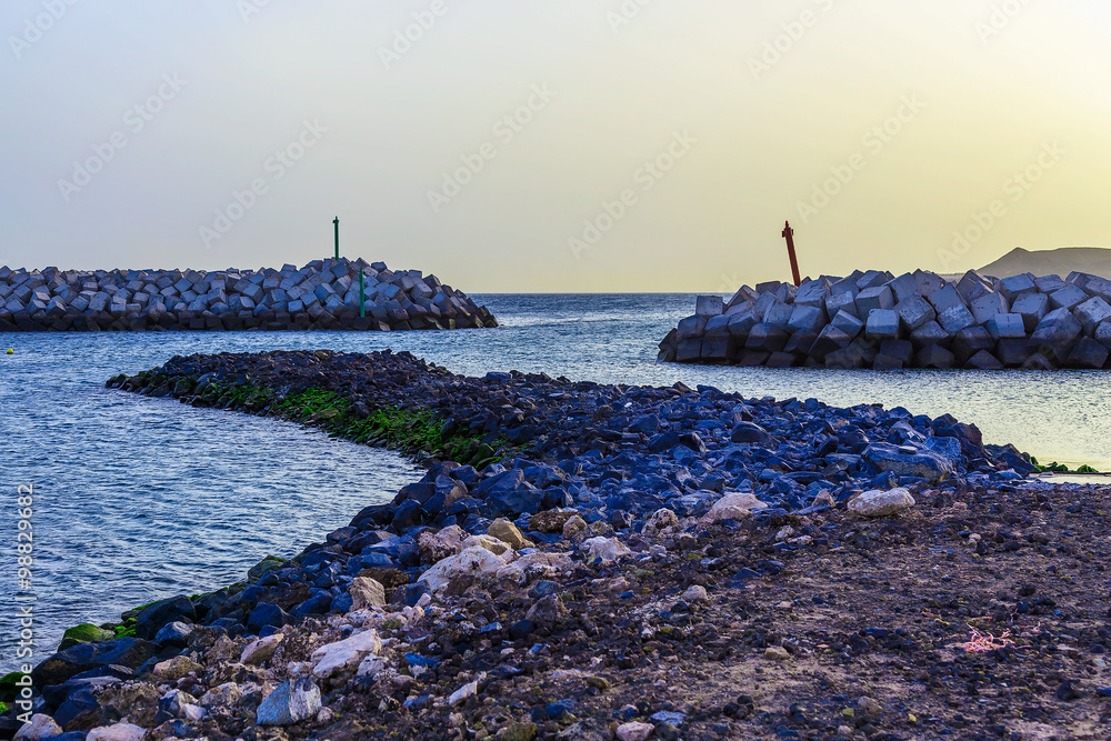 Obraz premium Bay and Stone Coast of Atlantic Ocean