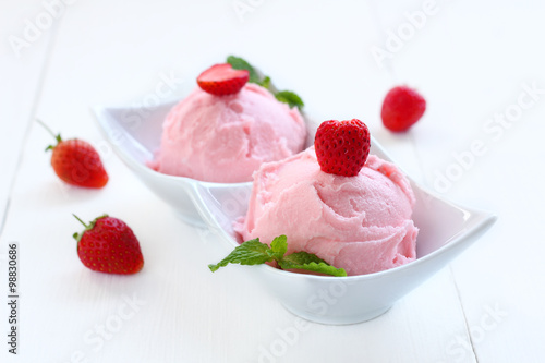 Ice Cream Strawberry.