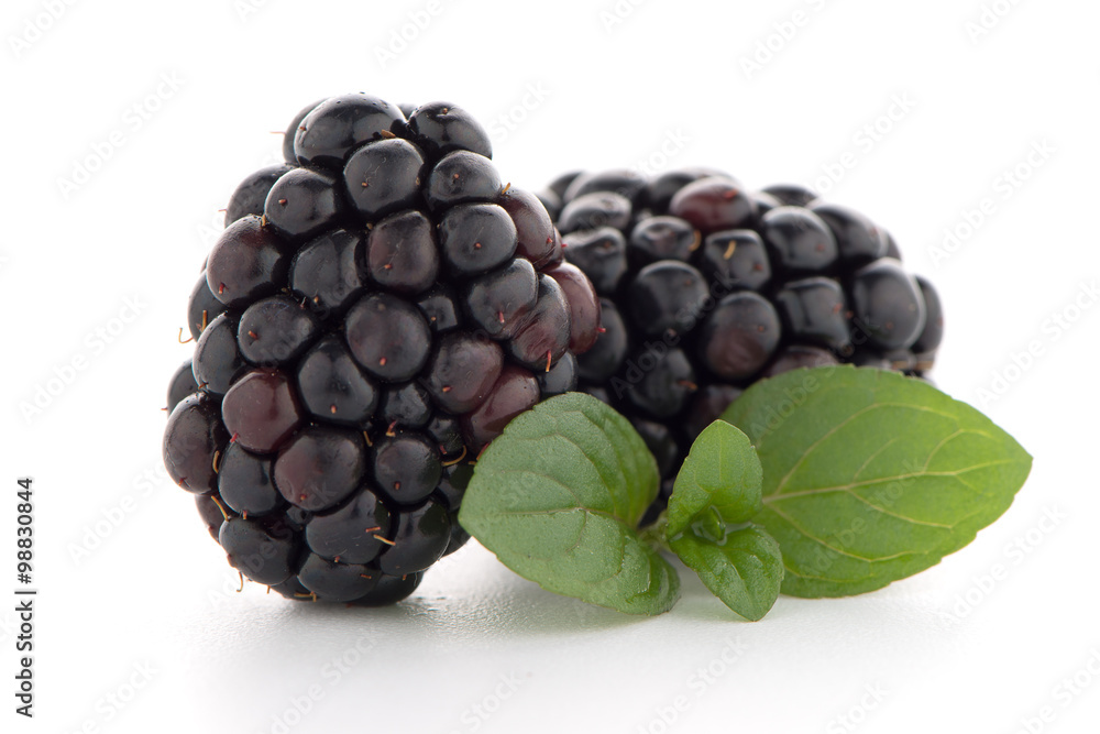 Blackberries with leaves Blackberries with leaves