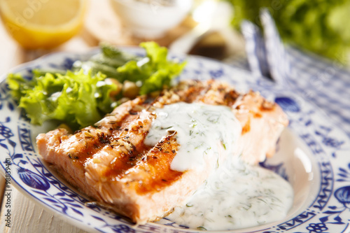 Grilled salmon with yogurt sauce