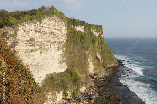 Steilküste nahe des Uluwatu Tempels auf der Halbinsel Bukit, Bali, Indonesien, Asien