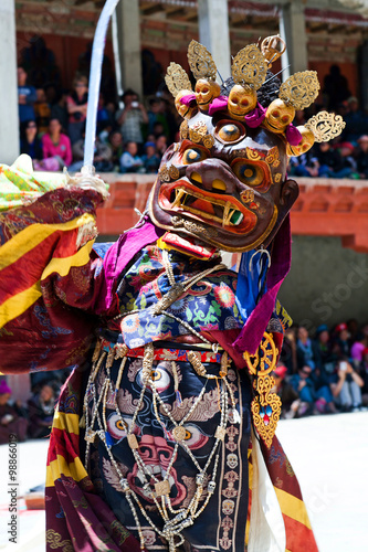 Fotografie Cham Dance in Lamayuru Gompa in Ladakh, North India