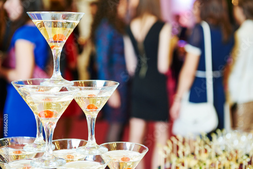 Canvas Print Champagne pyramid on event, party or banquet