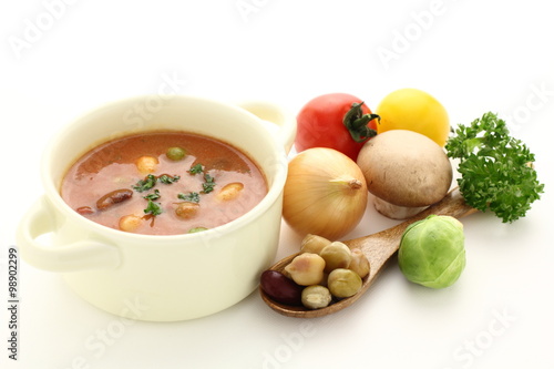トマトスープと野菜
