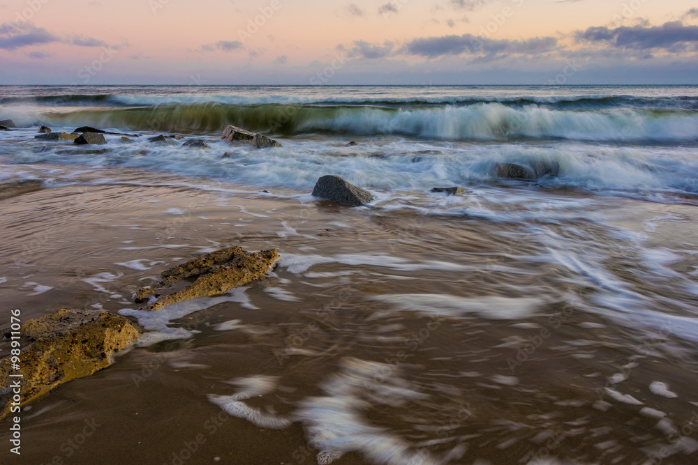 Fototapeta premium Sonnenaufgang an der Steilküste auf Insel Usedom