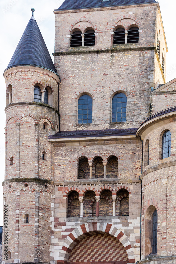 Trierer Dom - Die älteste Bischofskirche Deutschlands Trierer Dom - Die älteste Bischofskirche Deutschlands