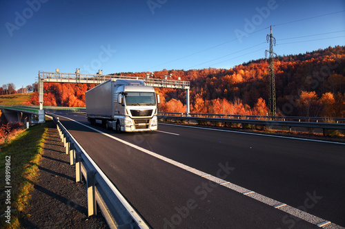 Truck on the road © Jaroslav Pachý Sr.