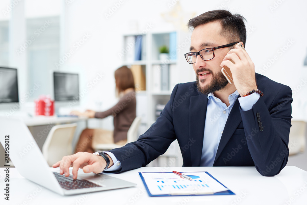 Naklejka premium Businessman at work