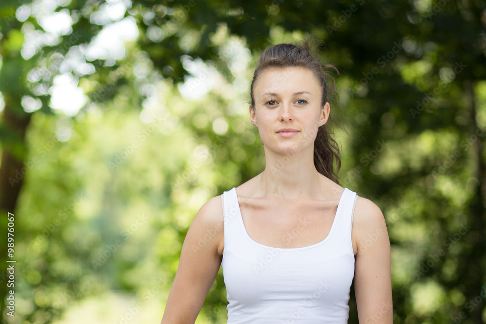 Junge Frau beim Joggen Junge Frau beim Joggen