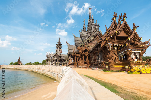 the sanctuary of truth in pattaya