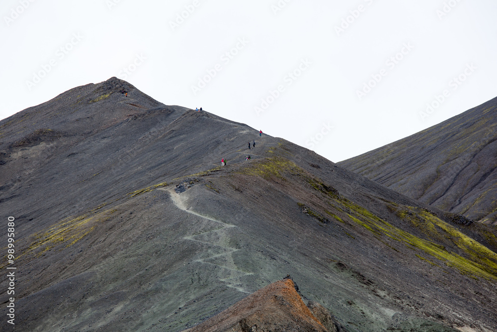 Paesaggio in Islanda, montagna vulcanica