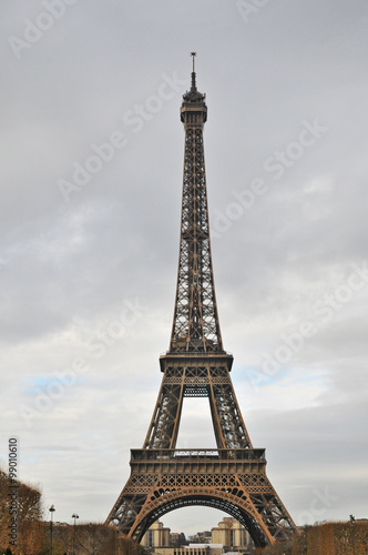 Parigi  la Tour Eiffel in Autunno
