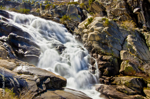 waterfalls in sequoia national park of california