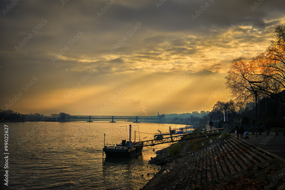 Riverside Rhine Mainz