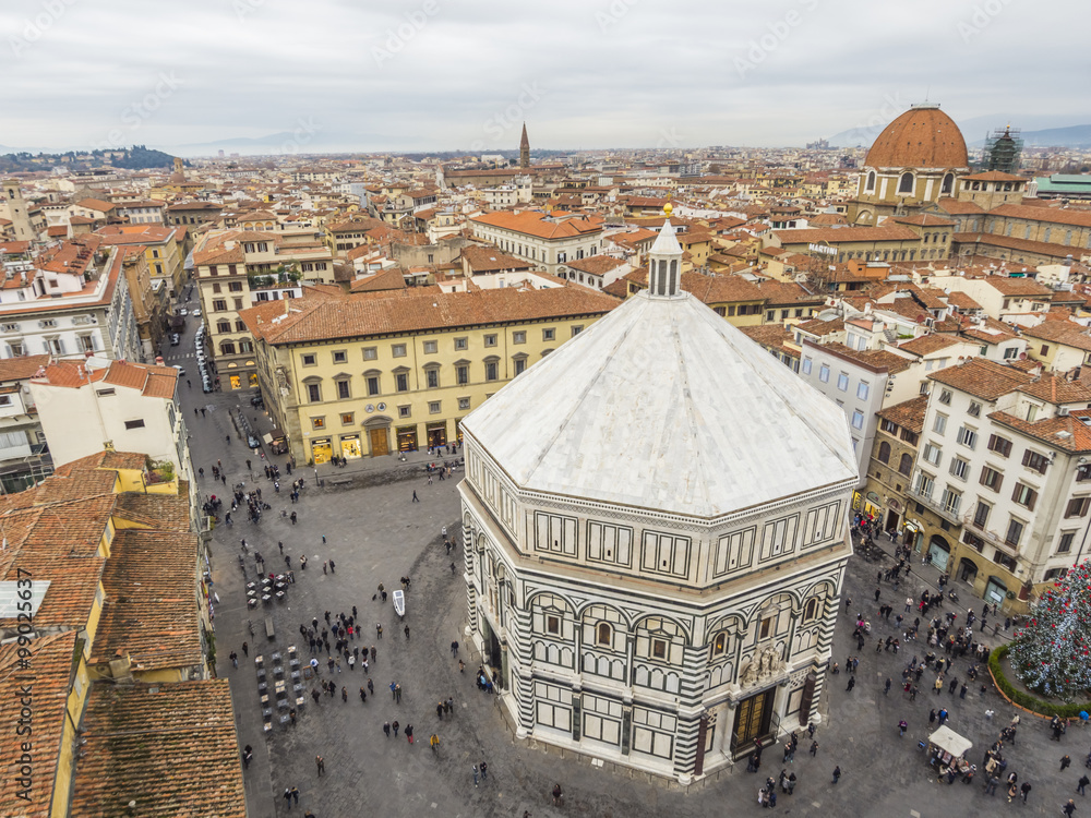 Florence / Baptistery of St. Juan in the Square Duommo
