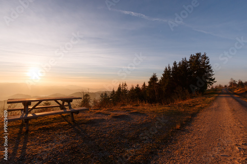 Bank im Sonnenuntergang