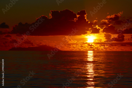 Sonnenuntergang an der Petite Anse Kerlan  Praslin