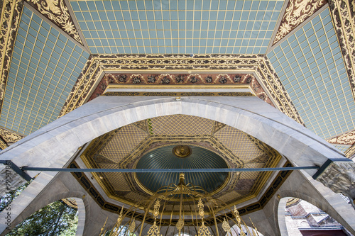 Εκτύπωση καμβά Fountain of Haghia Sophia Museum in Fatih, Istanbul, Turkey