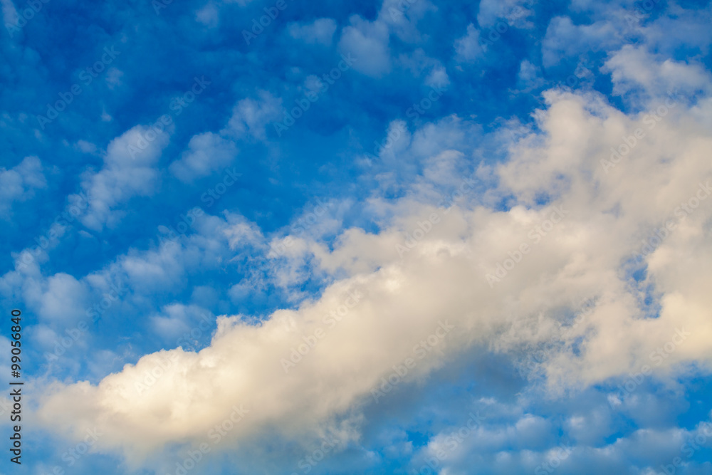 Obraz premium colorful dramatic sky with cloud at sunset