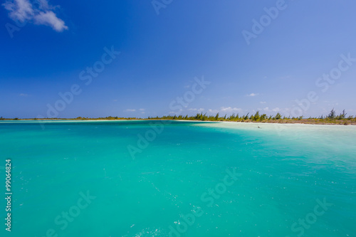 Fototapeta Naklejka Na Ścianę i Meble -  Tropical beach in Cayo Largo island