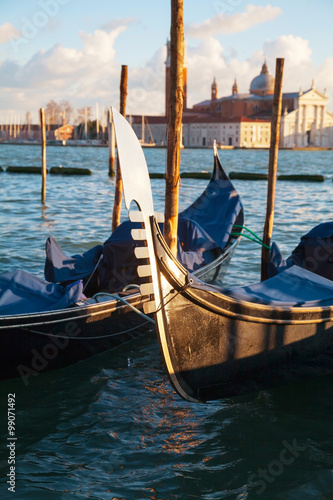 Obraz na płótnie Gondolas floating in the Grand Canal w salonie