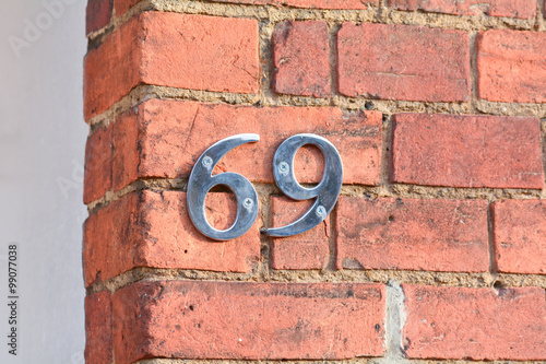 Obraz na płótnie House number 69 sign