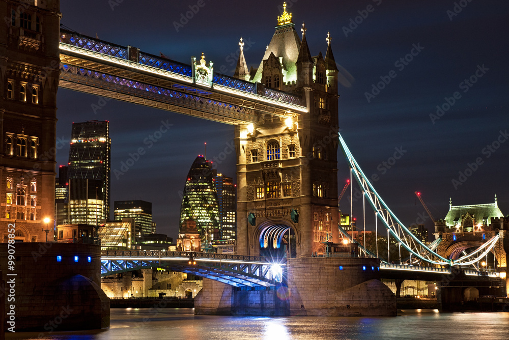 Obraz premium Tower Bridge at night