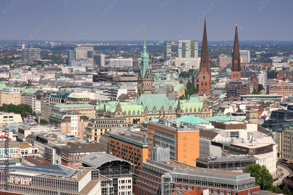 Obraz premium View on Hamburg from St. Michael's Church, Hamburg