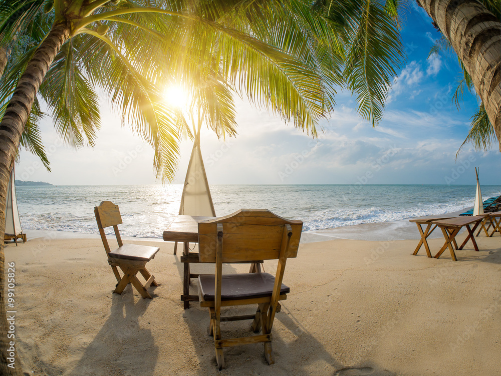 Obraz premium Dinner table at the beach