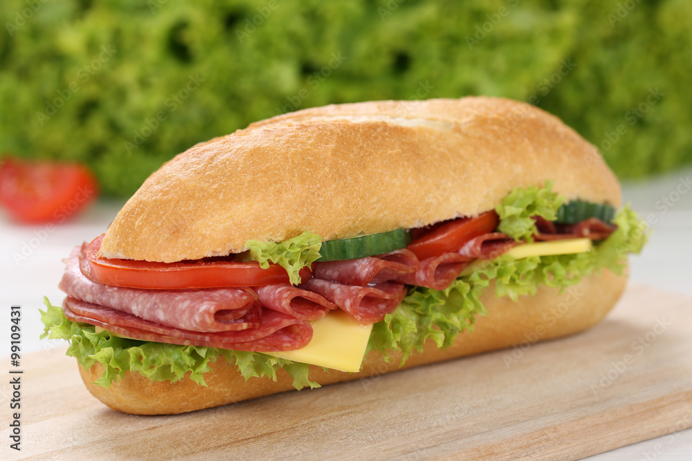 Sandwich Baguette belegt mit Salami Sandwich Baguette belegt mit Salami