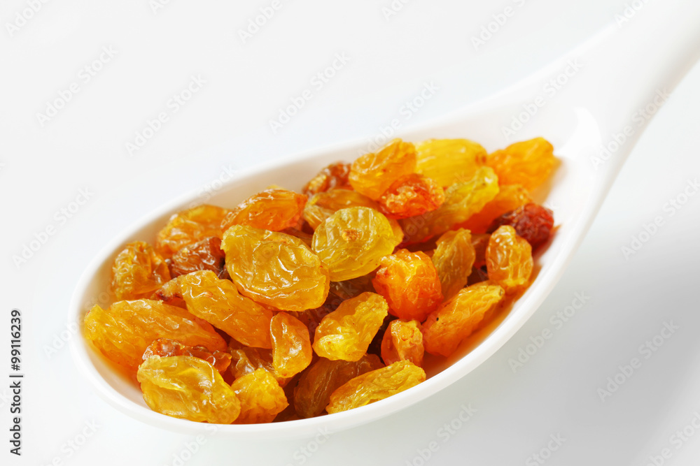 Golden-coloured dried grapes Golden-coloured dried grapes