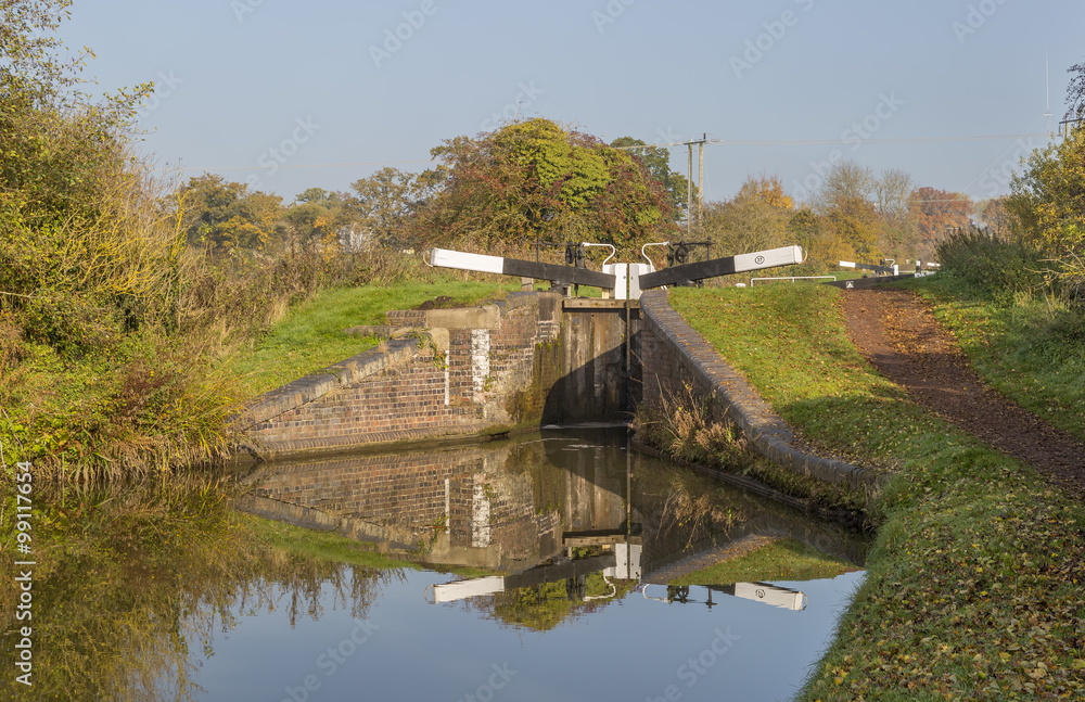 Fototapeta premium Consisting of 30 locks over a distance of 2.25 miles, Tardebigge Locks along the Worcester and Birmingham Canal in Worcestershire is the longest flight of locks in the UK.