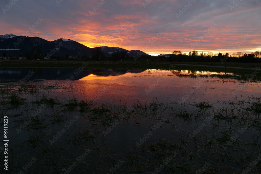 Sonnenuntergang mit Spiegelung Sonnenuntergang mit Spiegelung