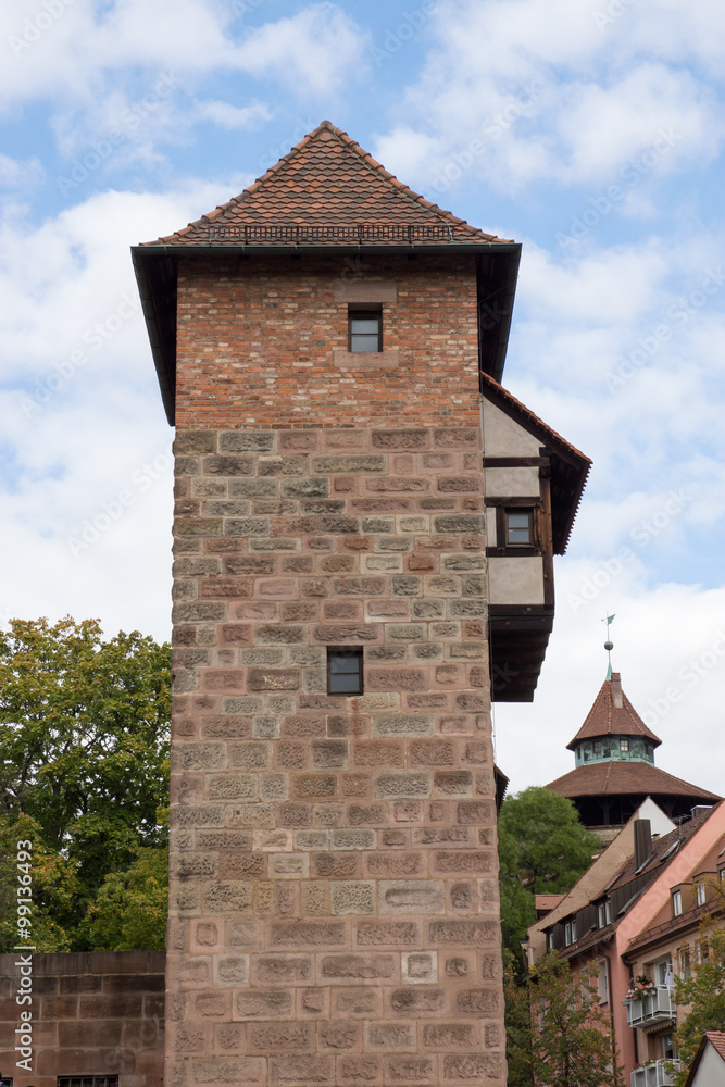 Hallertor und Stadtmauer in Nürnberg, Deutschland Hallertor und Stadtmauer in Nürnberg, Deutschland