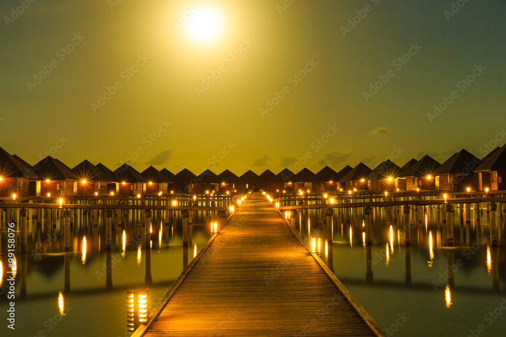 Obraz premium Sunset on sea in Maldives