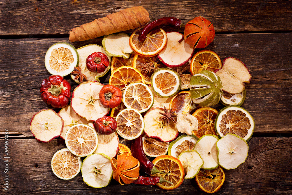 Fragrant decoration of dried fruits Fragrant decoration of dried fruits
