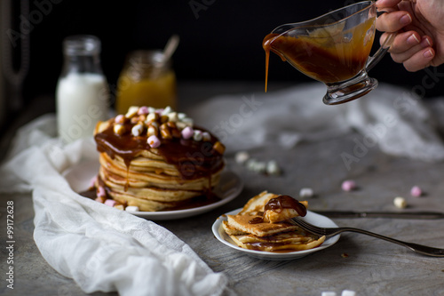 Pancake with caramel, marshmallow and honey