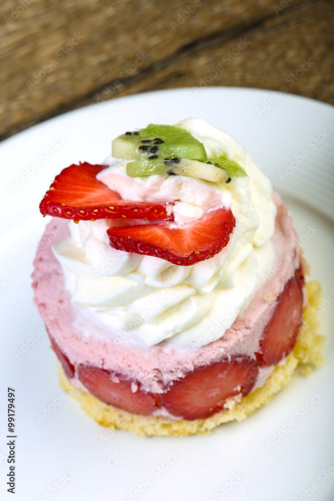 Cake with strawberry