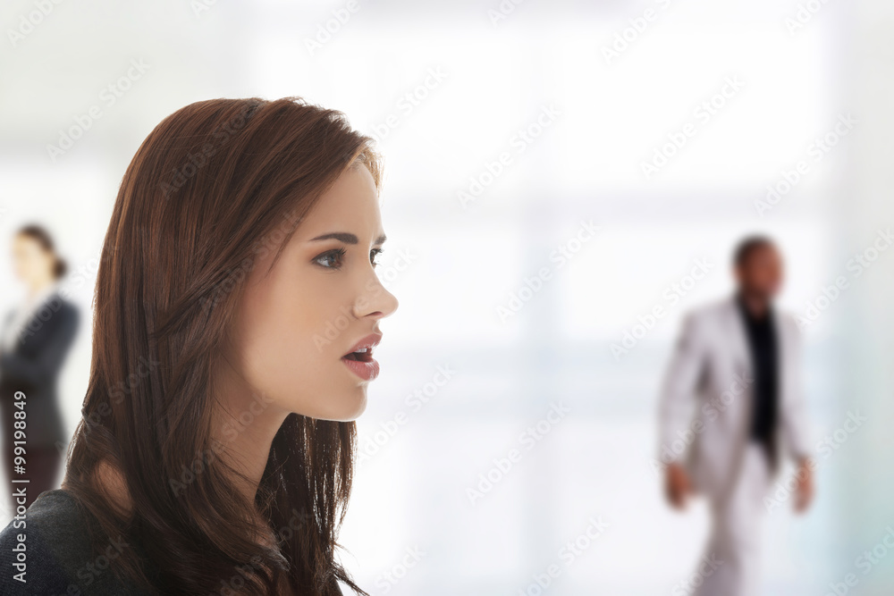 Obraz premium Frustrated and angry woman screaming.