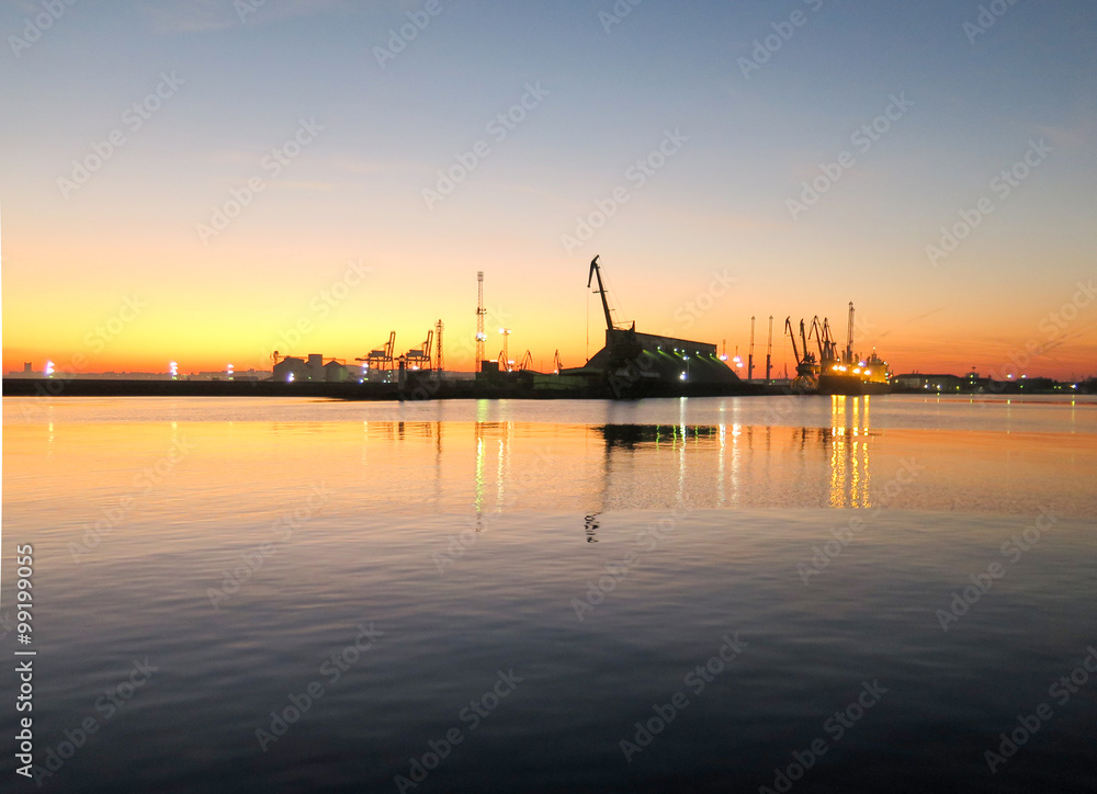 Naklejka premium Crane in the port of Bourgas at sunset
