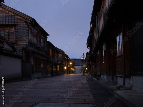 金沢・ひがし茶屋街の朝 © kazuyami77