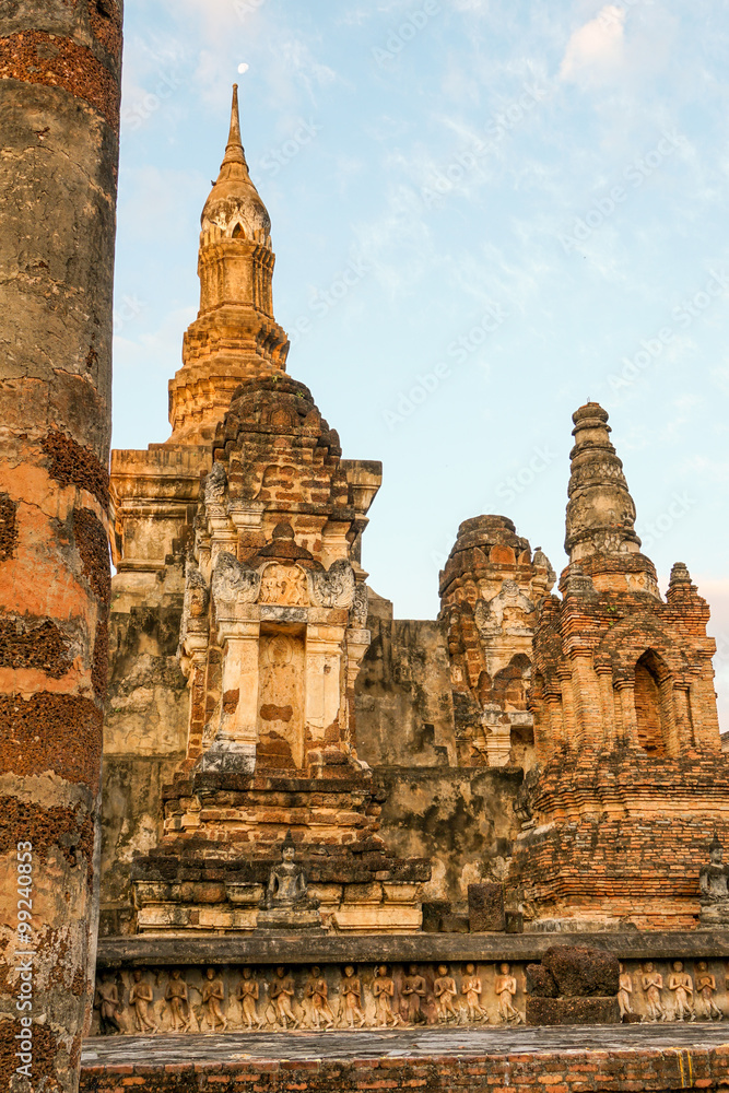 Fototapeta premium Wat Mahathat Sukhothai Historical Park Thailand