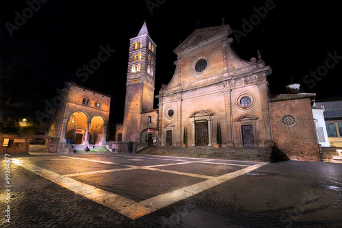 Duomo Piazza San Lorenzo a Viterbo in notturna photo