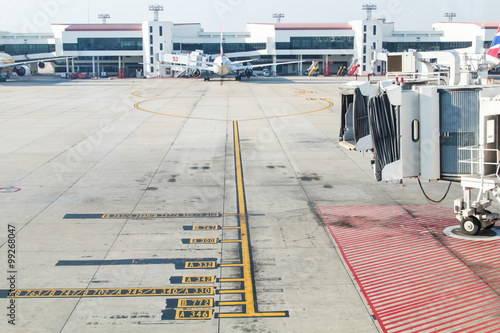 Wallpaper Mural Airport Torontodigital.ca