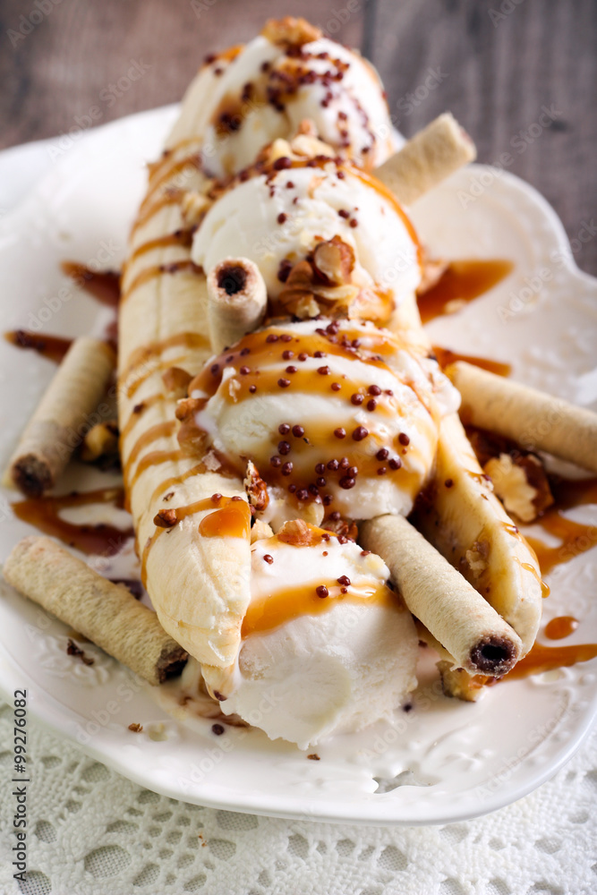 Banana split, banana and ice cream dessert Banana split, banana and ice cream dessert