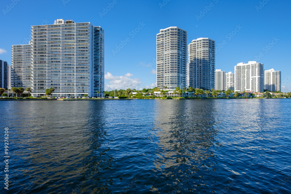 Fototapeta premium North Miami Waterway