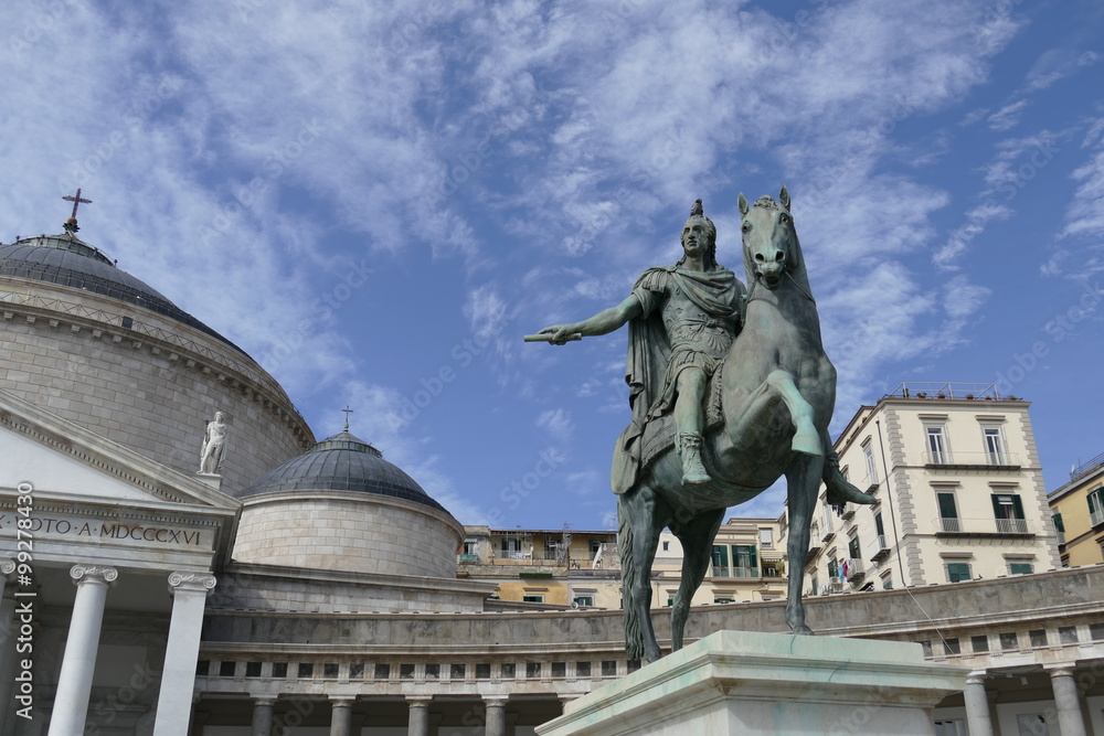 Reiterstandbild in Neapel