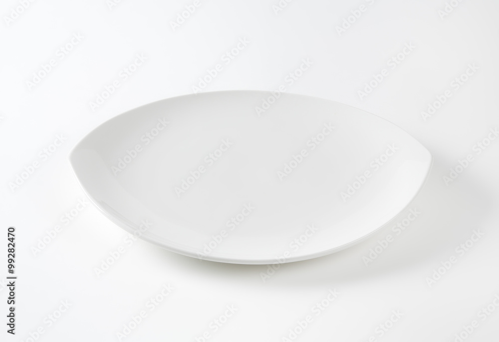 Pointed oval coupe plate Pointed oval coupe plate